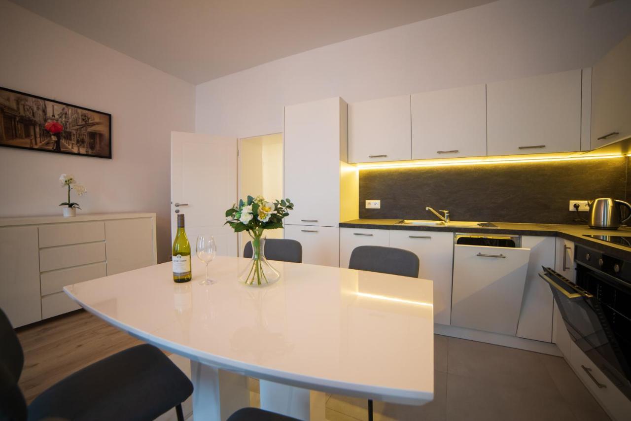 Top Class Apartments In Carlsbad Karlovy Vary Kültér fotó
